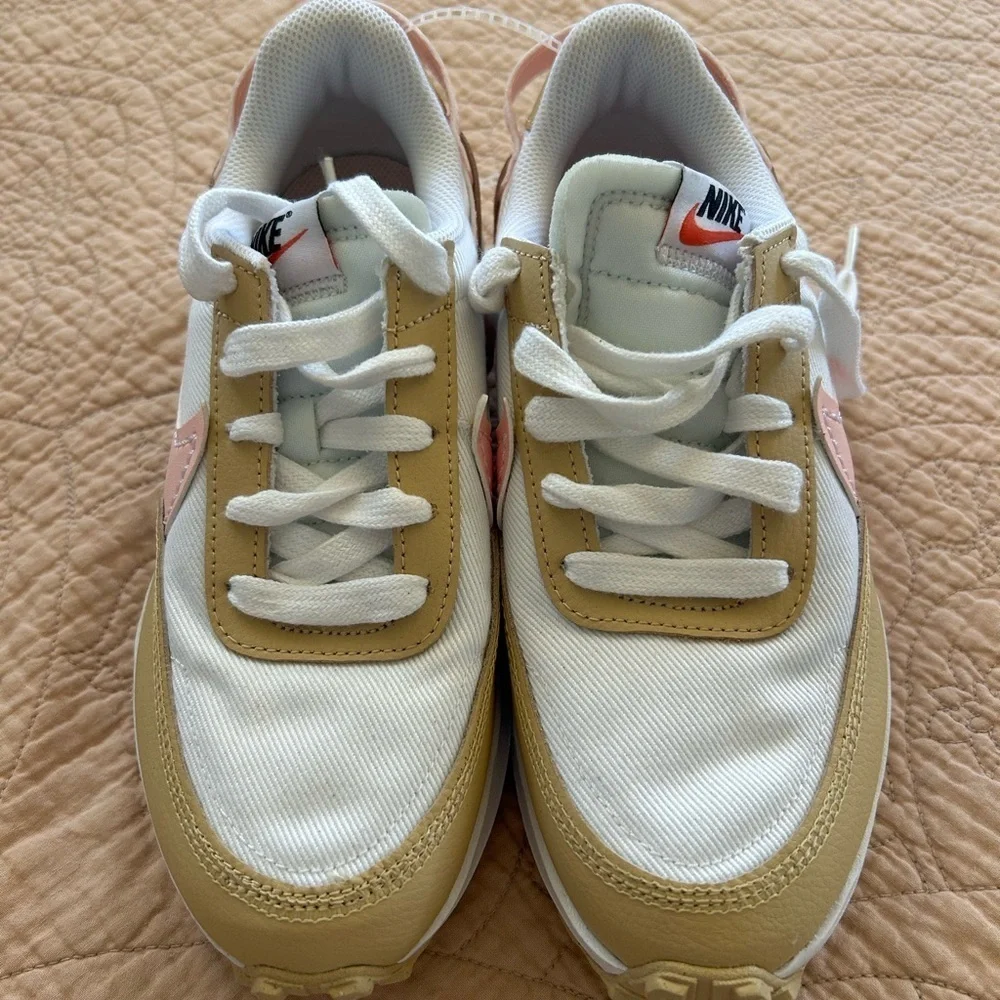 NWT Nike Waffle Debut Women’s White, Tan and Pink Athletic Shoes Size 5.5